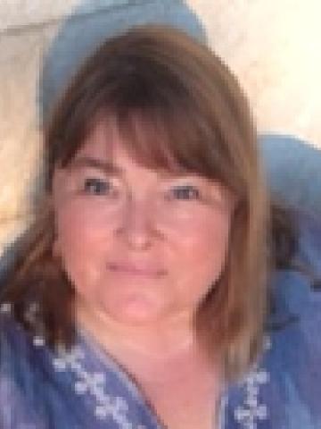 Mary Landucci Headshot